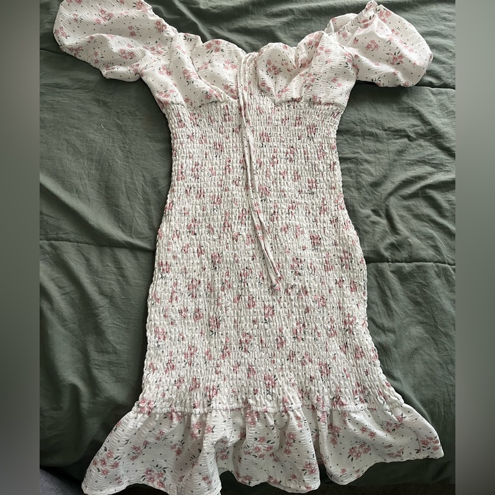 floral tight fitted white dress, cute for the summer, never worn